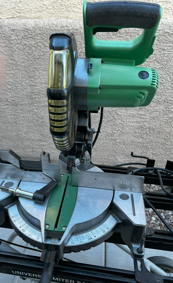 Hitachi C10FCE 10" Compound Saw with Delta Wheeled Collapsible Saw Stand 2 Blade - Image 3 of 4