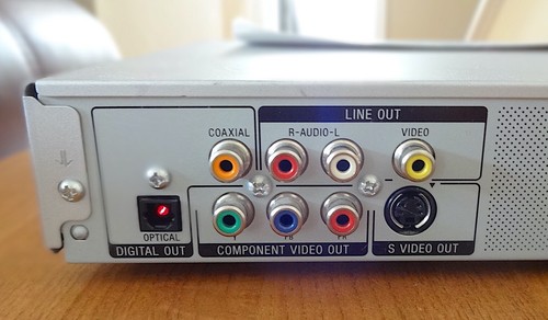 Unique Sony DVP-K85P Karaoke DVD Player with Sony OEM Remote Control+User Manual - Picture 4 of 13