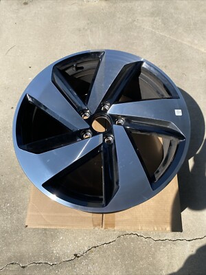VW VOLKSWAGEN GOLF GTI RABBIT FACTORY OEM 18'' ALLOY WHEEL RIM 70056 5GM601025Q 1