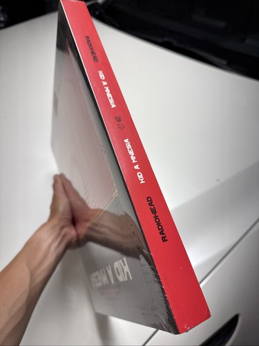 RADIOHEAD - KID A MNESIA 3x Triple CREAM Coloured Vinyl + SCARRY Book Box Set - Imagen 5 de 6
