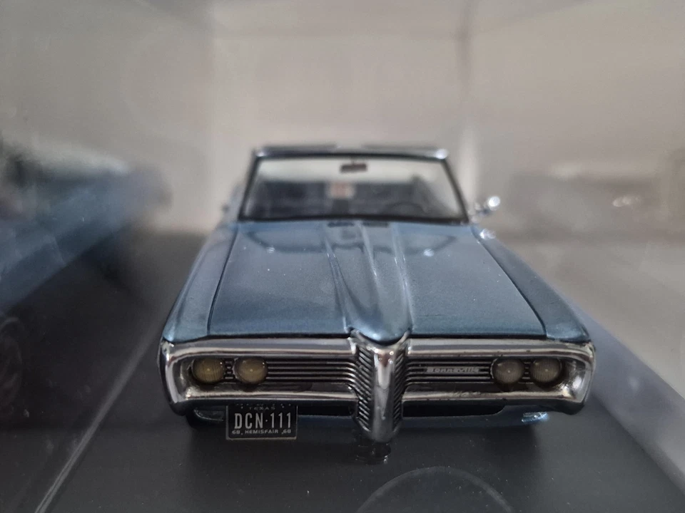 Neo Scale Models 1/43 1968 Pontiac Bonneville Convertible Blue #44111 - Image 3 of 4