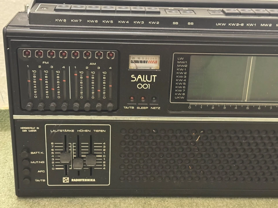 Weltempfänger Salut 001 Radiotehnika UKW MW KW UdSSR Sowjetunion Vintage Radio - Bild 3 von 4