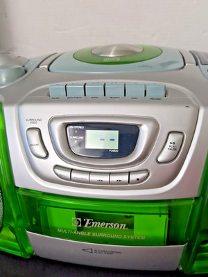 Emerson Vintage Stereo CD Cassette Boombox Portable Multi Angle Radio Green READ
