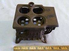 Vintage Miniature Queen Stove Range - Toy or Salesman Sample - Cast Iron