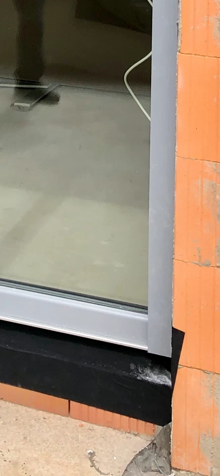 EPDM-Folie 150-250mm breit Selbstklebend Bodenanschluß Fensteranschluß Balkon - Bild 2 von 4