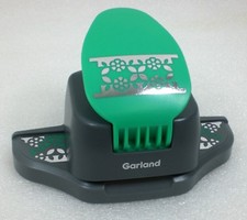 We R Memory Keepers Edge Border Paper Punch GARLAND NEW