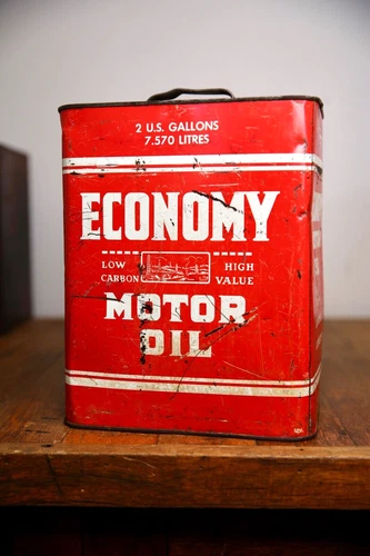 Vintage Economy Motor Oil Two Gallon Metal Oil Can Advertising 2 gallon red atuo