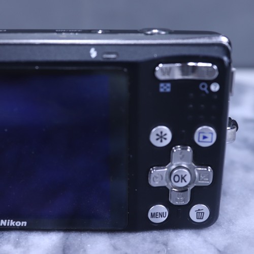 Cámara digital Nikon Coolpix s560 10 MP con estuche Lowepro lector de tarjetas y cargador - Imagen 5 de 15
