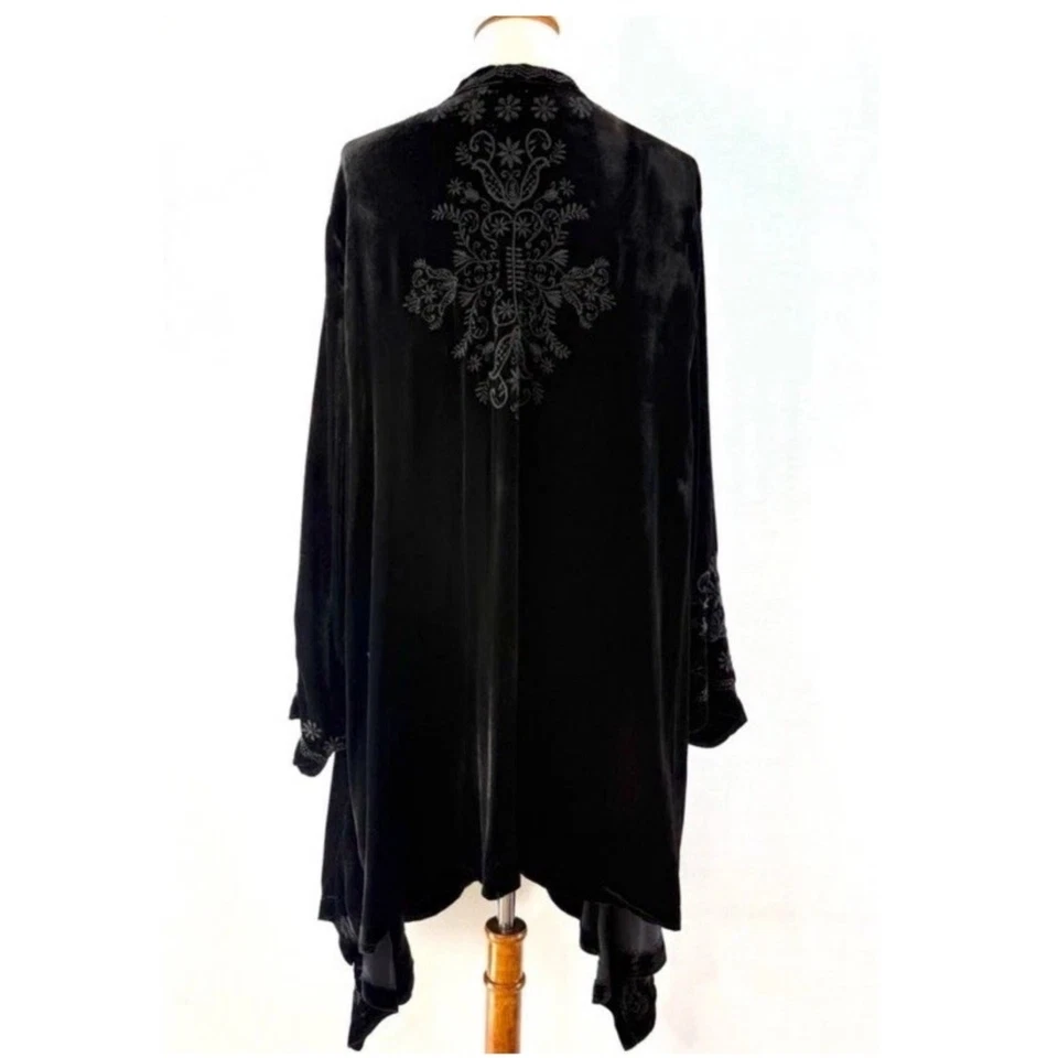 NEW Johnny Was Black Velvet Floral Embroidered Kimono XXL Plus Cardigan 2X - Image 2 of 4