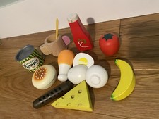 Melissa Doug 12 pc Wood Play Food Chicken Ketchup Cheese Bun Egg Banana Tomato