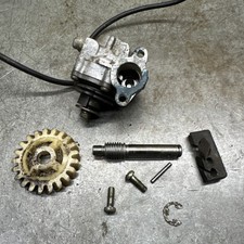 Yamaha RD 250 C Oil Pump