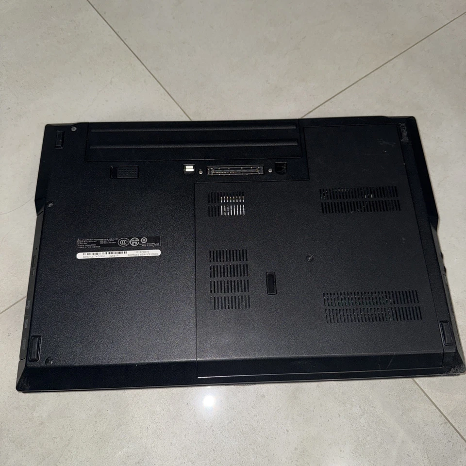 Dell Latitude E5510 15,6 Zoll HD OHNE RAM i5 M 460 OHNE FESTPLATTE - Bild 4 von 4