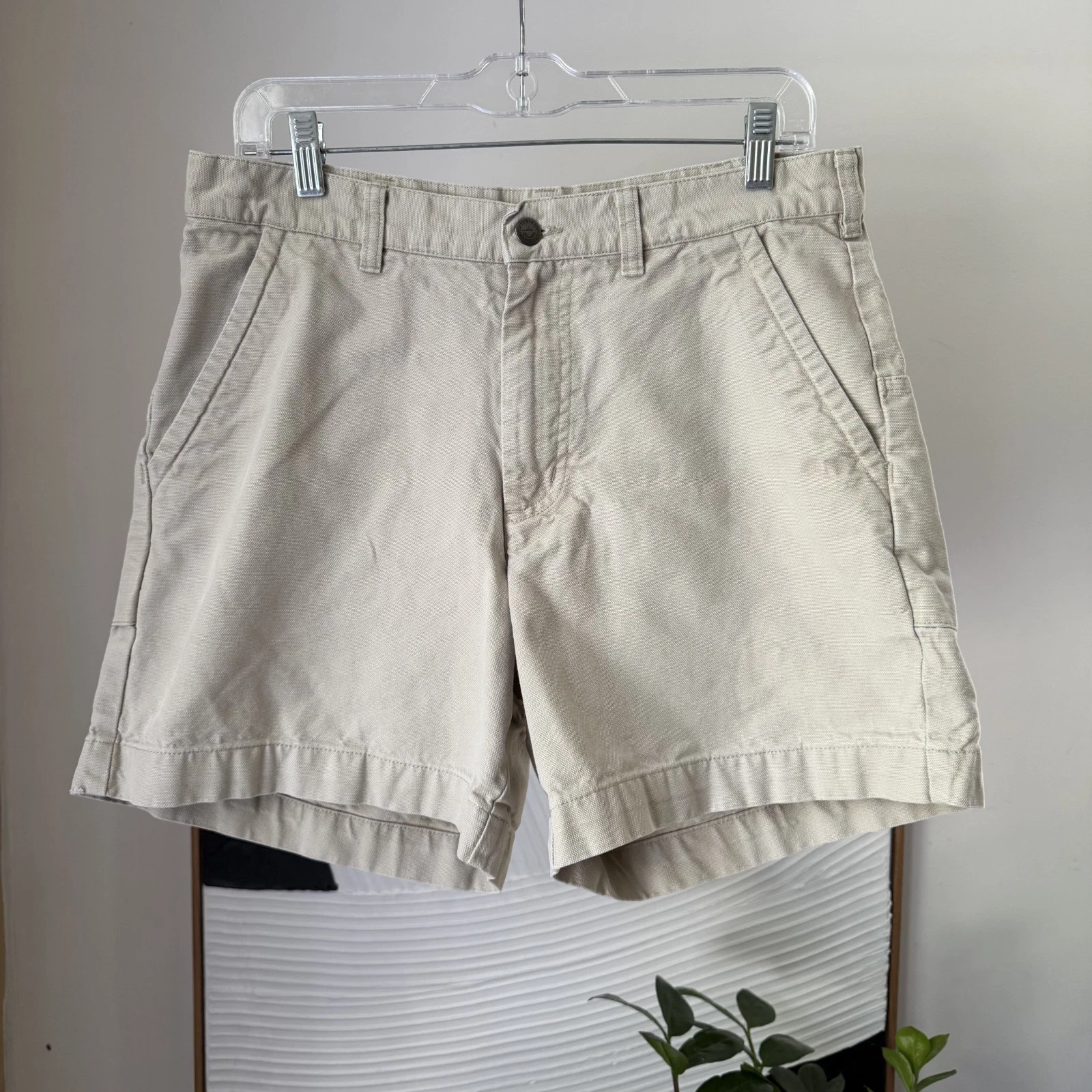 Men's Vintage PATAGONIA Beige Khaki Stand Up Utility Hiking Shorts Size 32
Opens in a new window or