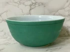 VTG Pyrex Primary Colors Nesting Mixing Bowl Large 2 1/2 Quart Green 403