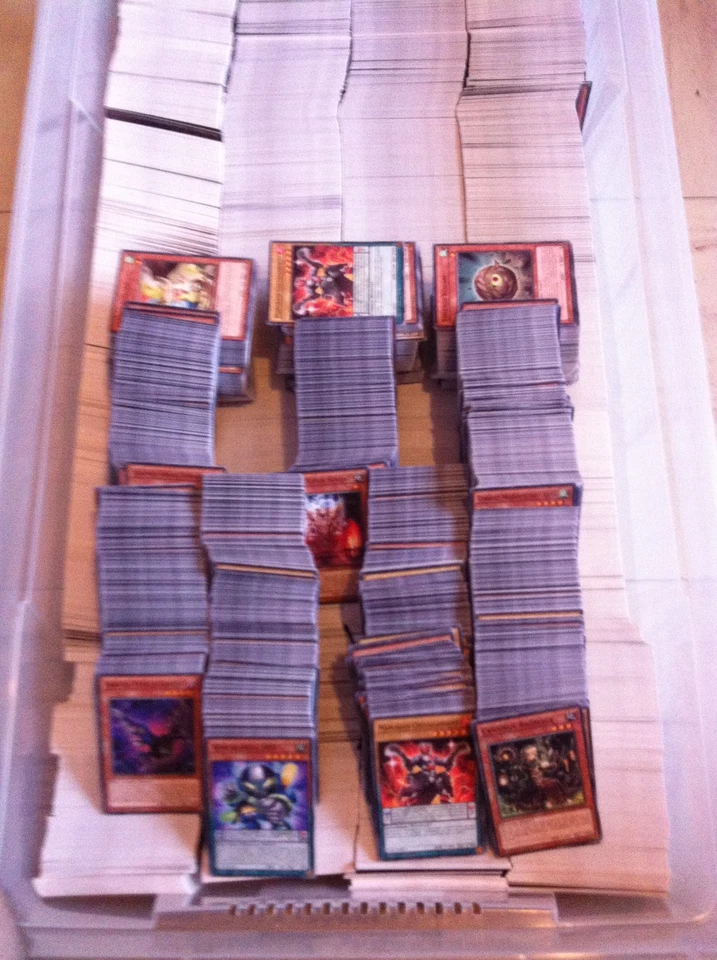 Lot de 100 Cartes Yu-Gi-Oh Sans Double Françaises + RARES + BRILLANTES - Photo 1/1