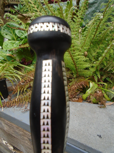 Hardwood ebony walking stick with Mop inlay and carved kings detail- lovely item - Picture 9 of 18