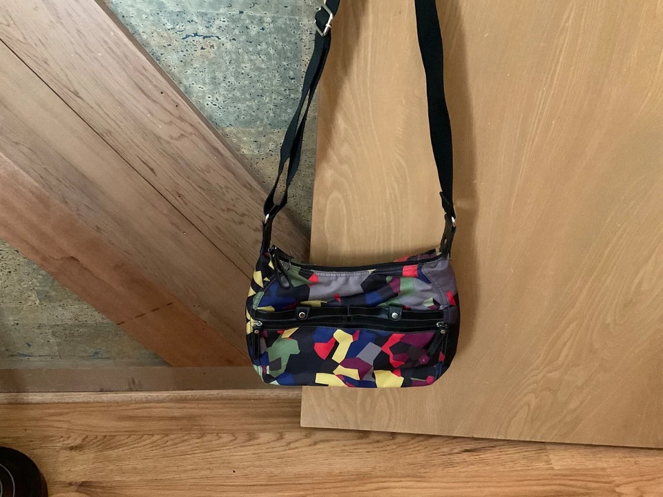 Bolso de Hombro Nine West - ¡Fabulosos Colores! Foto 3 de 4