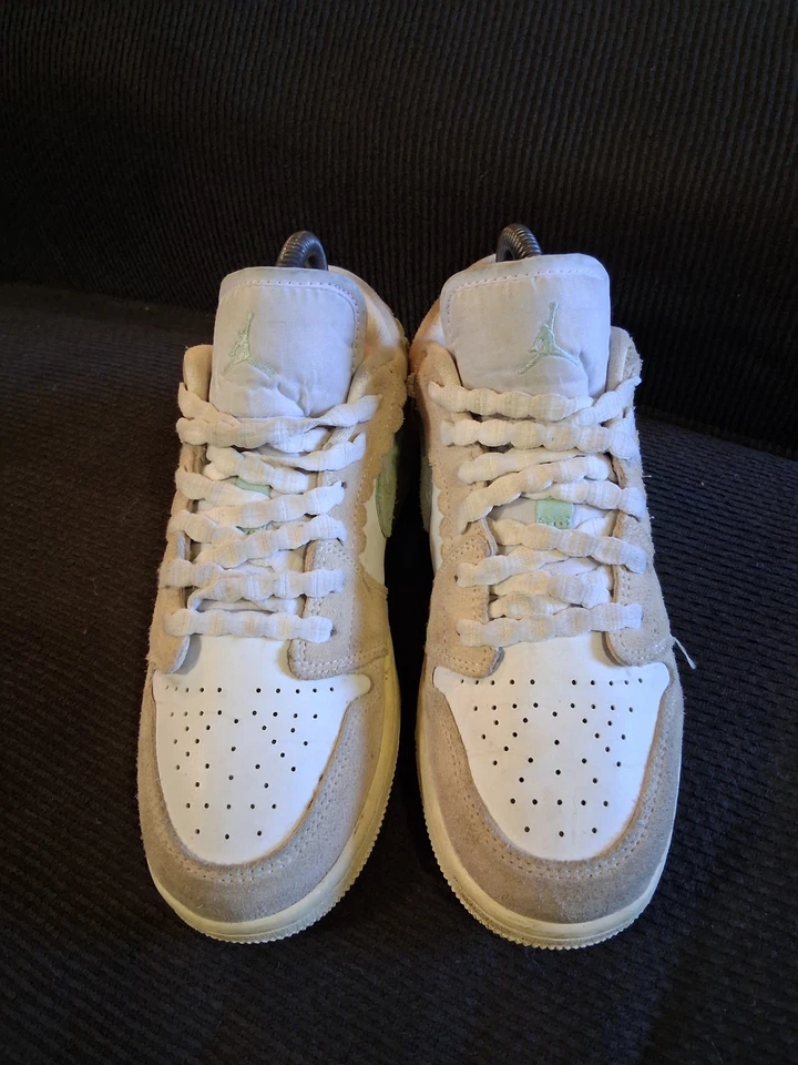 Nike Air Jordan 1 Low SE Zapatos Niños Talla 5Y Guava Hielo Jade Blanco Hielo DZ5356-800 Foto 2 de 4