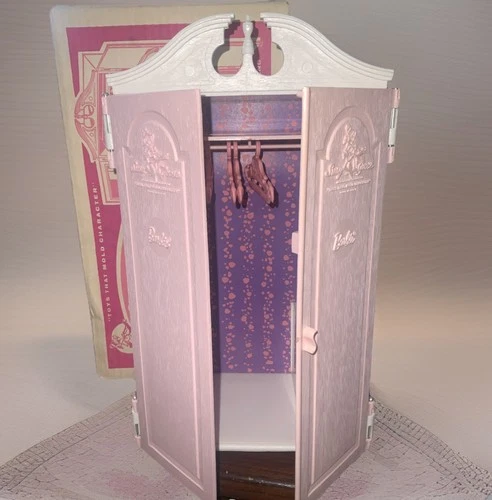Vintage Barbie Suzy Goose Wardrobe Closet PINK In Box Inc. Hangers EXC