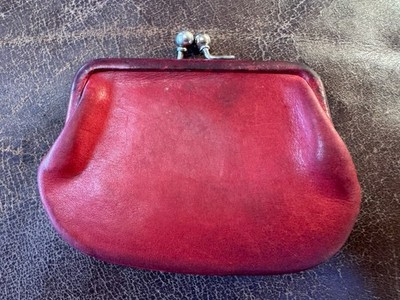 RARE Vintage Coach Kisslock Coin Change Purse Red Leather Exter / Black Int 7155