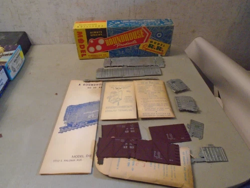 ROUNDHOUSE METAL KIT GULF MOBIL & NORTHERN KIT COMPLETE KIT IN BOX HO SCALE