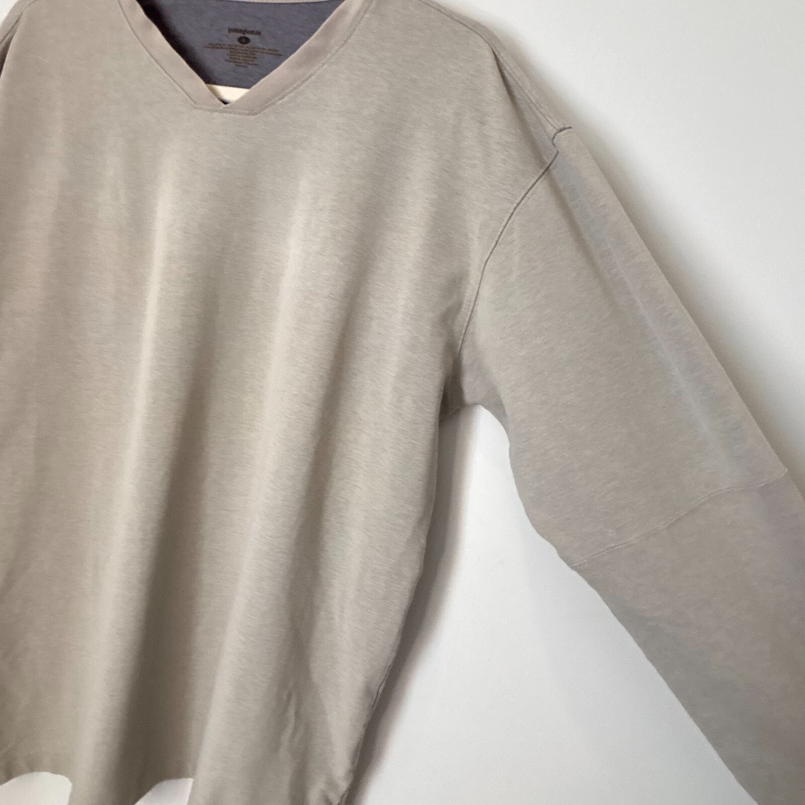 Patagonia Men's Basic Essential Layering VNeck Lo… - image 12