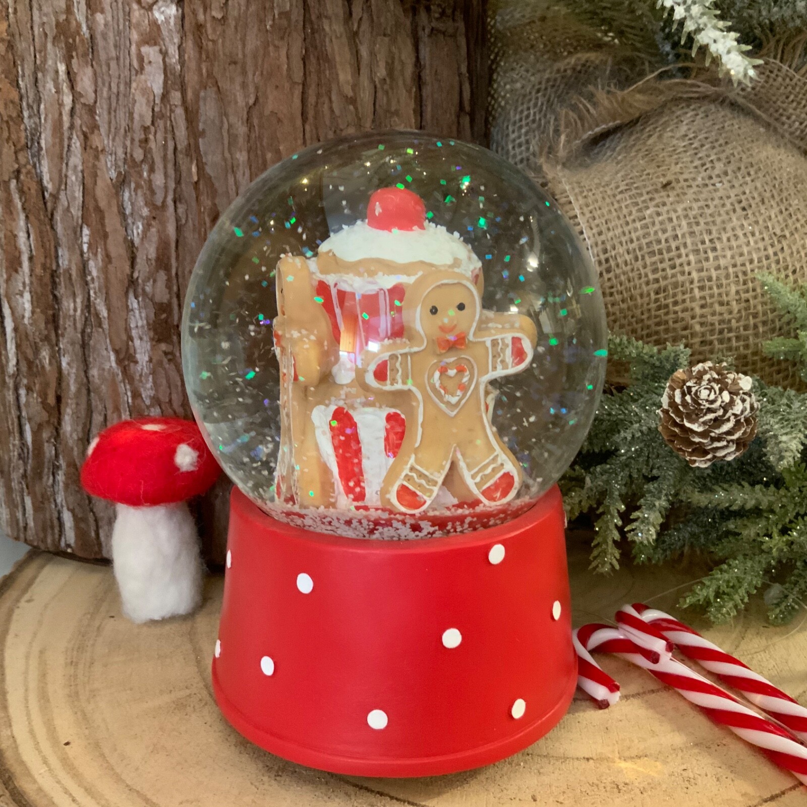 Red Gingerbread Man Cupcake Musical Snow Globe Glass Gisela Graham Glass Vintage