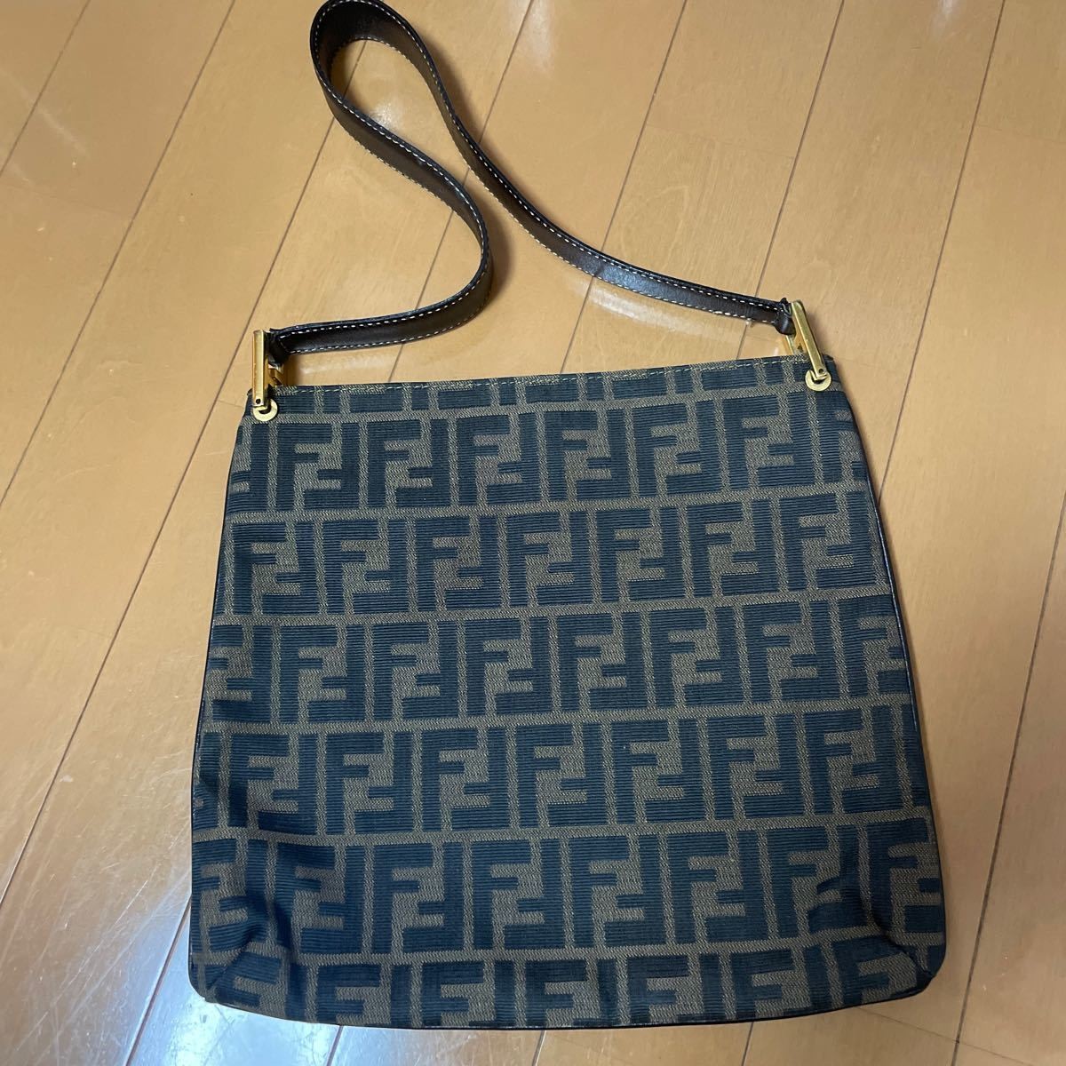 RARE VINTAGE FENDI HANDBAG LUXURY LEATHER ACCESSORY