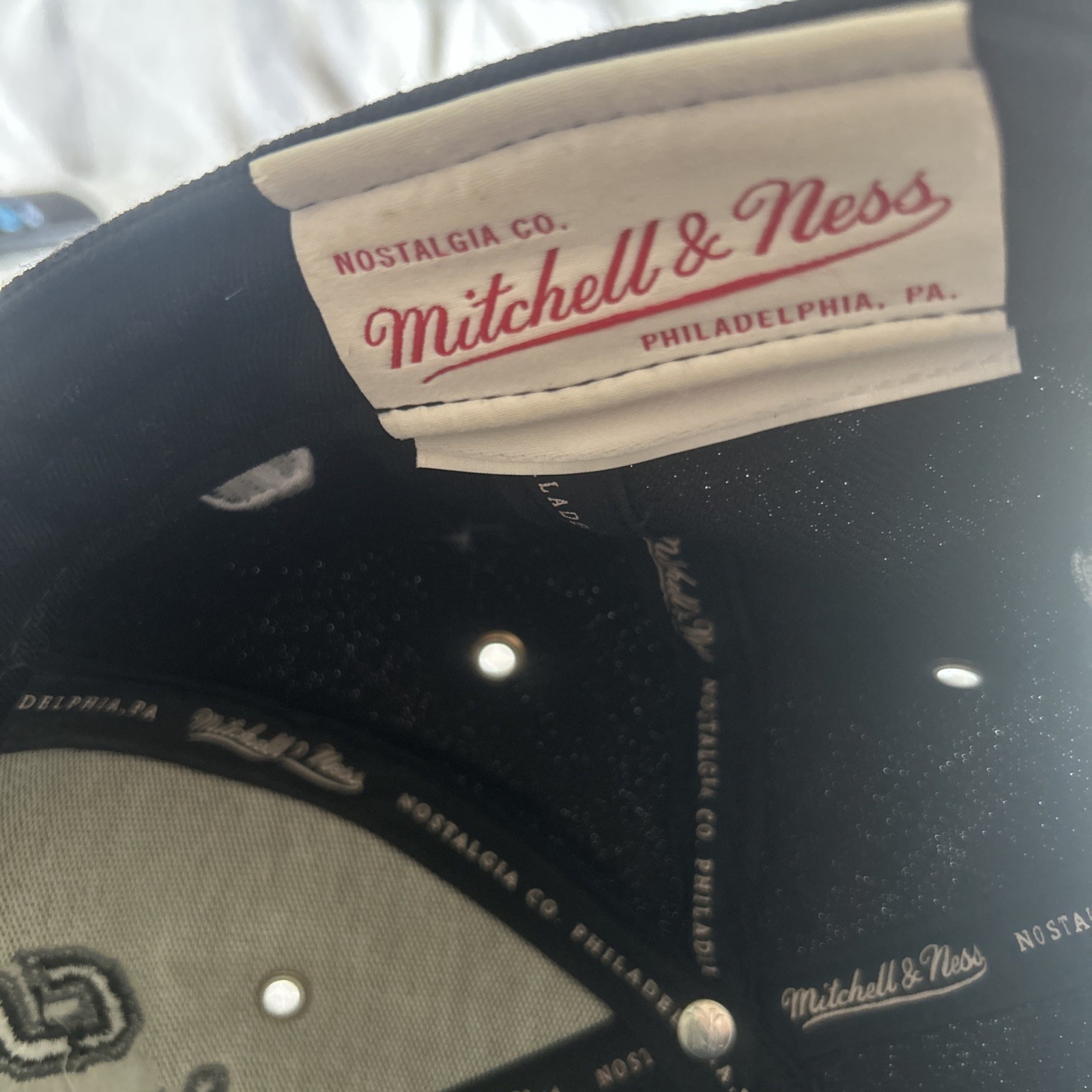 Mitchell & Ness X NBA X Chicago Bulls 2016 Pro Snapback Cap with holograms RARE! image 7