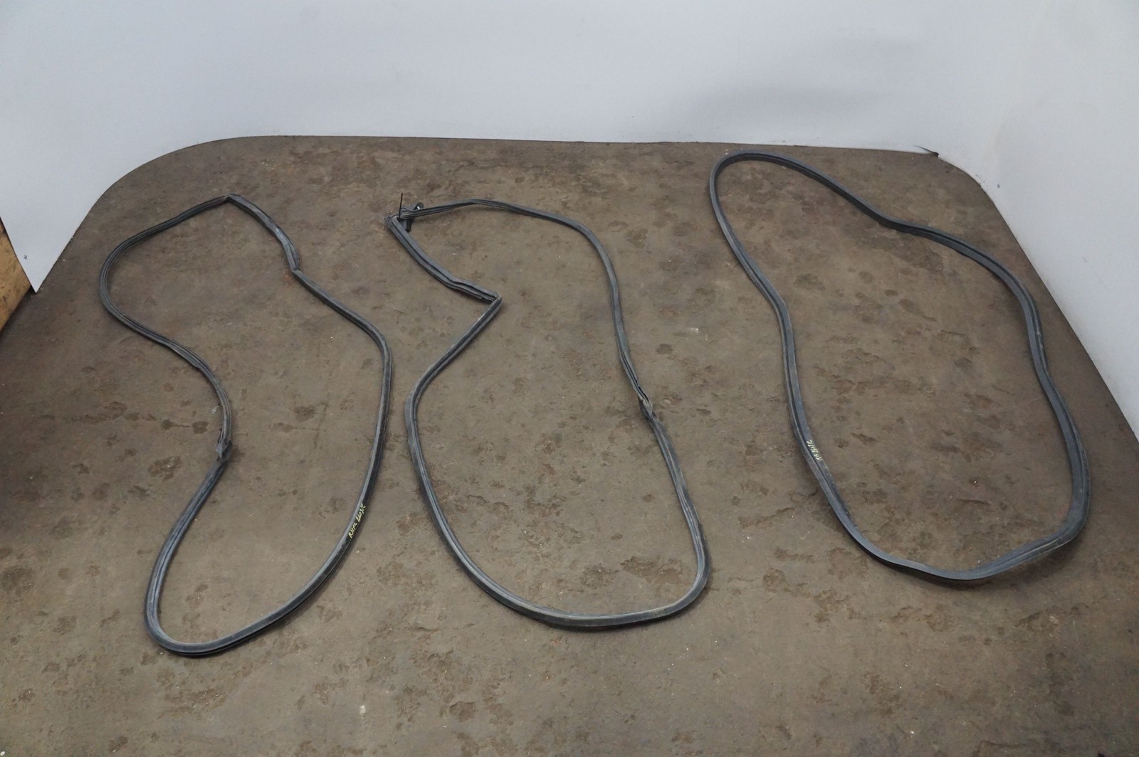 Set Front Rear Left Right Door Seal 6G33C20709AH Aston Martin V8 Vantage 2008
