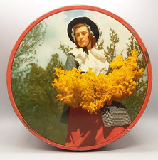 Vintage Meredith & Drew London Biscuit Tin - Welsh Lady with Daffodils