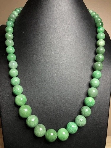 B3888 Graduated Beaded Necklace 22" Green  Jade Natural Stone
