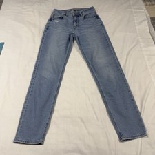 American Eagle Women  s Mom Jeans Size 2 Long Light Wash High Rise Denim Straight