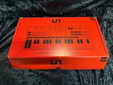 IK Multimedia UNO Synth Pro Desktop in OVP