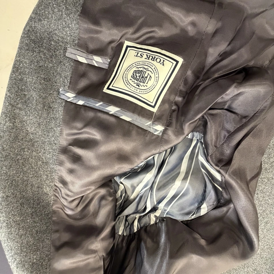 J.Press York Street Grey Flannel Two-Piece Suit 40 Pants 32 Made In USA - Image 3 of 4