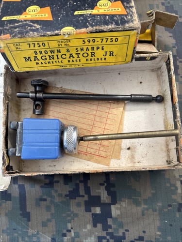 Vintage Brown & Sharpe No. 7750 Magnicator Jr. Heavy Magnetic Base Holder w/Box - Picture 2 of 14