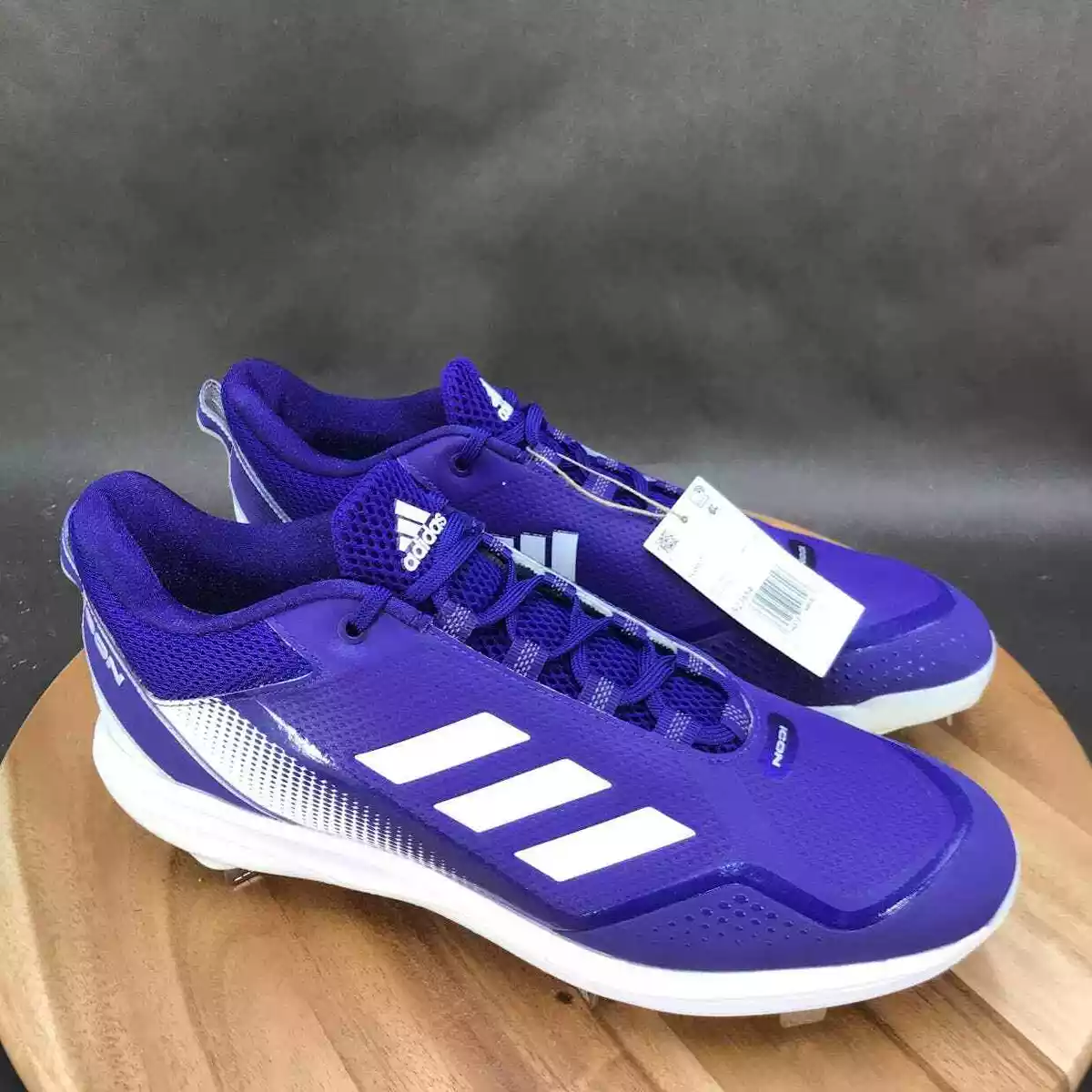 Sneaker hotsell baseball cleats