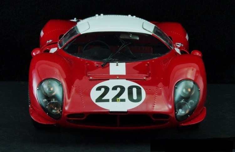 Ferrari Race Car1:18Le Mans24Racing Vintage Built Metal Body Model12Carousel Red