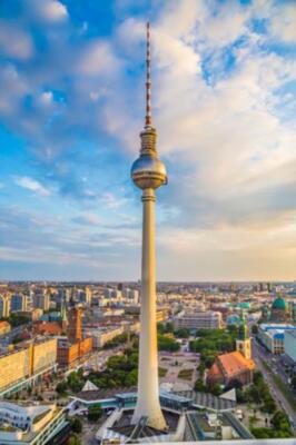 Wandbild: Luftweitwinkelansicht der Berliner Skyline mit berühmtem TV-Turm [...]