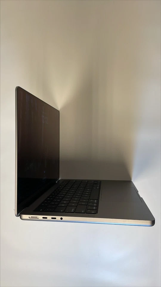 Apple MacBook Pro 14" M1 Pro 8C14C 16GB RAM 1TB SSD Gris espacial Foto 3 de 4