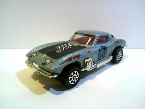 Corgi 1963 Chevrolet Corvette Stingray Lazy Bones, Vintage 1970s WhizzWheels