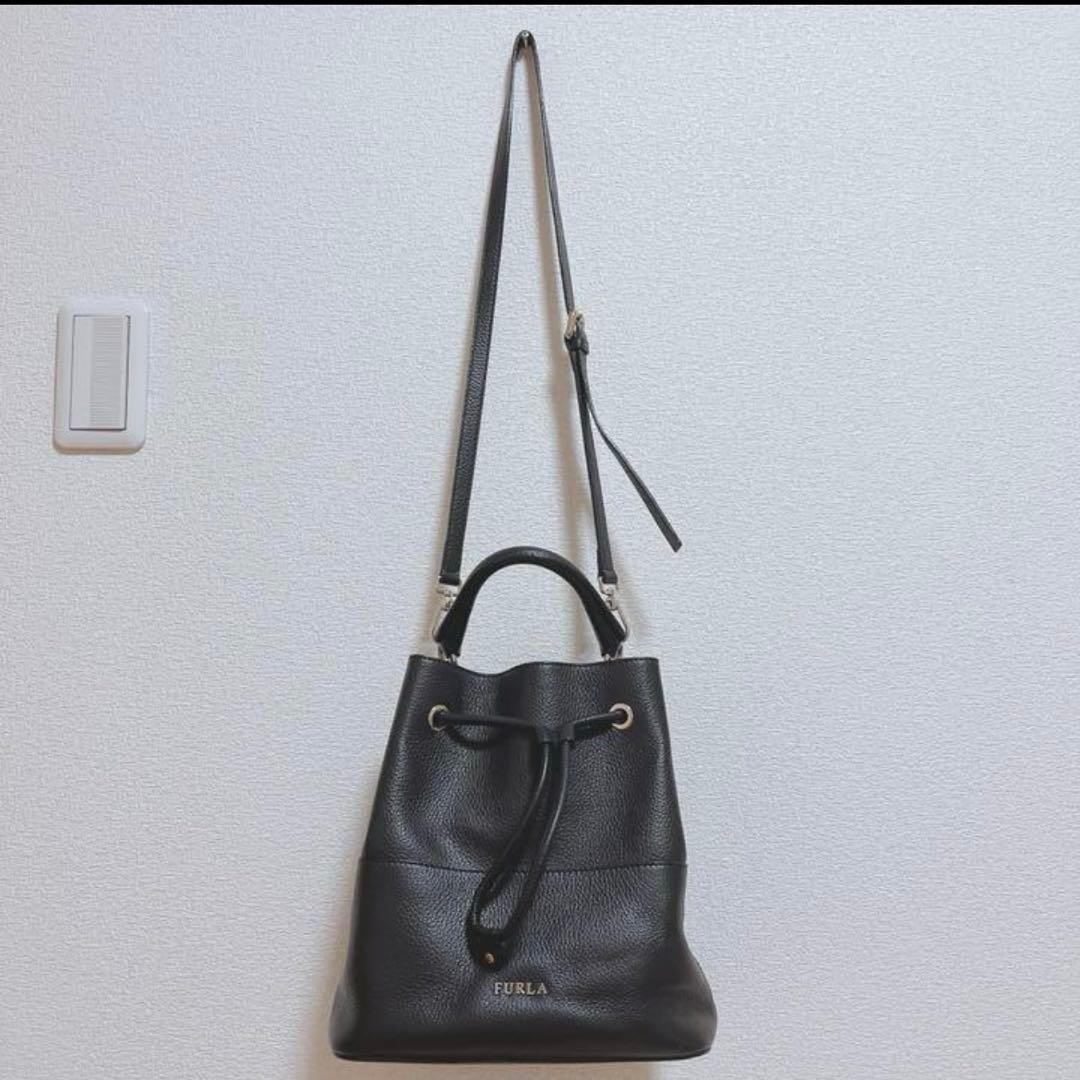 FURLA drawstring shoulder bag, black