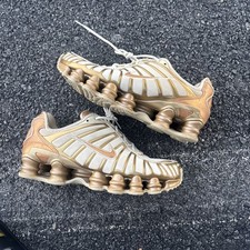 TALLA 8.5 - NUEVO Nike Mujer Shox TL Metálico Dorado/Dorado Celestial/Cobre IM7189 113