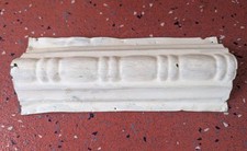 Antico bordo angolare in latta shabby chic stampaggio in latta recupero architettonico