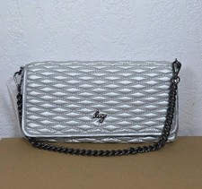 Nuevo con etiquetas Bolso de Hombro Acolchado Metálico con Correa de Cadena Puntal Metálico Plateado