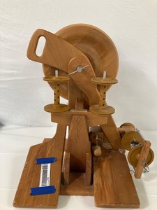 Majacraft Wooden Spinning Wheel