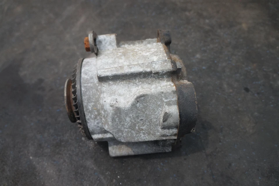 Bomba de smog de aire de emisiones del motor 7832904 Ferrari Mondial 1982 Foto 3 de 4