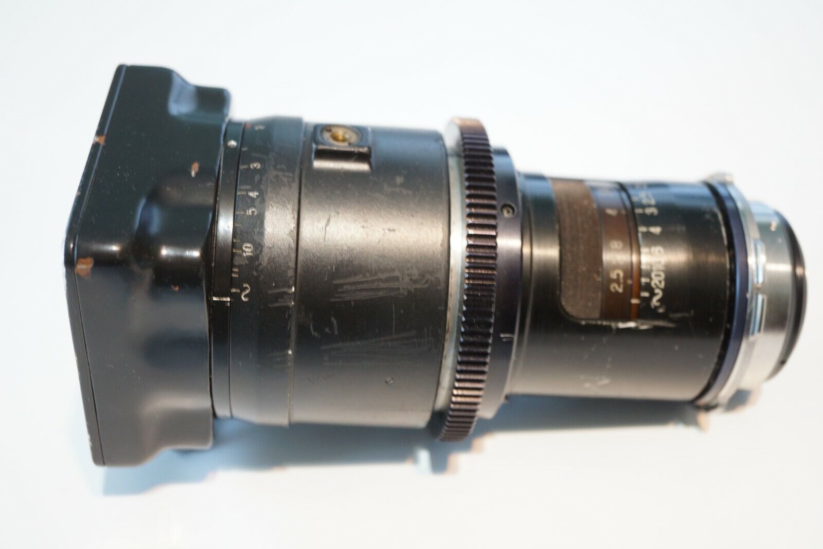 Anamorphic lens NAC4-1 75mm / 2 (T-2.5), LOOMP with PL mount.