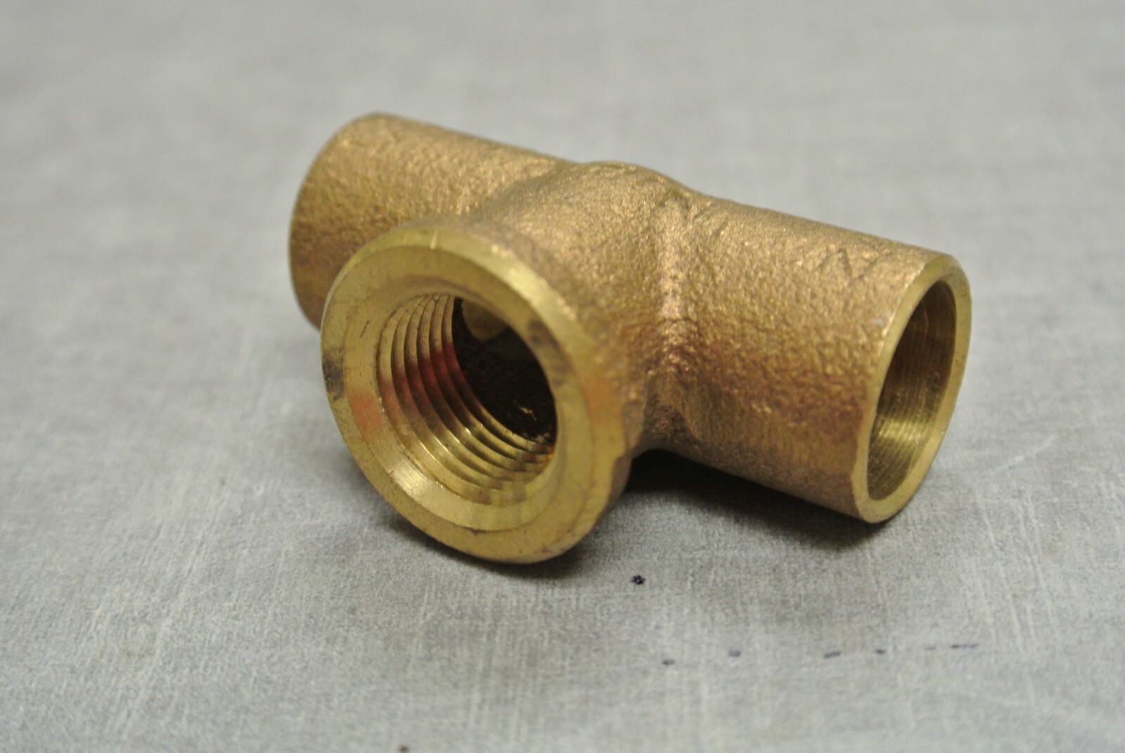 Nibco 1/2 x 1/2 x 3/8" C x C x F Cast Copper Tee Pressure Fitting - Qty 4