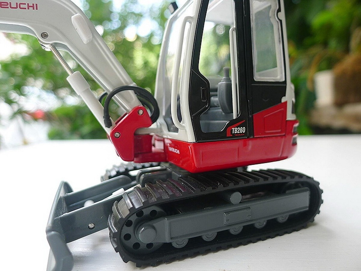 竹内製作所 TB260 コンパクトショベル 1/35 スケール ミニカー 未使用